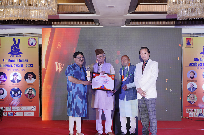 RAJENDRA DALSUKHBHAI RAVAL – BEST FOLK PERFORMER OF THE YEAR 2023